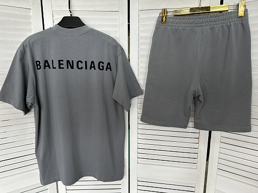 Футболка Balenciaga