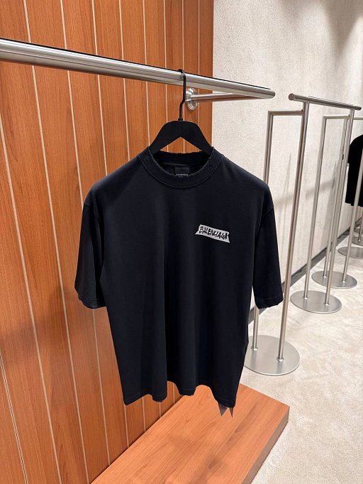 Футболка Balenciaga