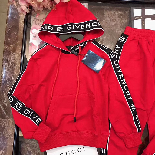 Спортивный костюм Givenchy