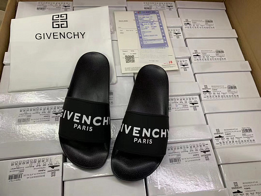 Шлепанцы Givenchy